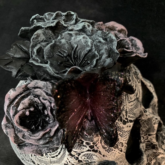 Christian Lacroix Lace Skull 💀 With  Flowers 🌸 & Butterfly 🦋 - Picture 5 of 7